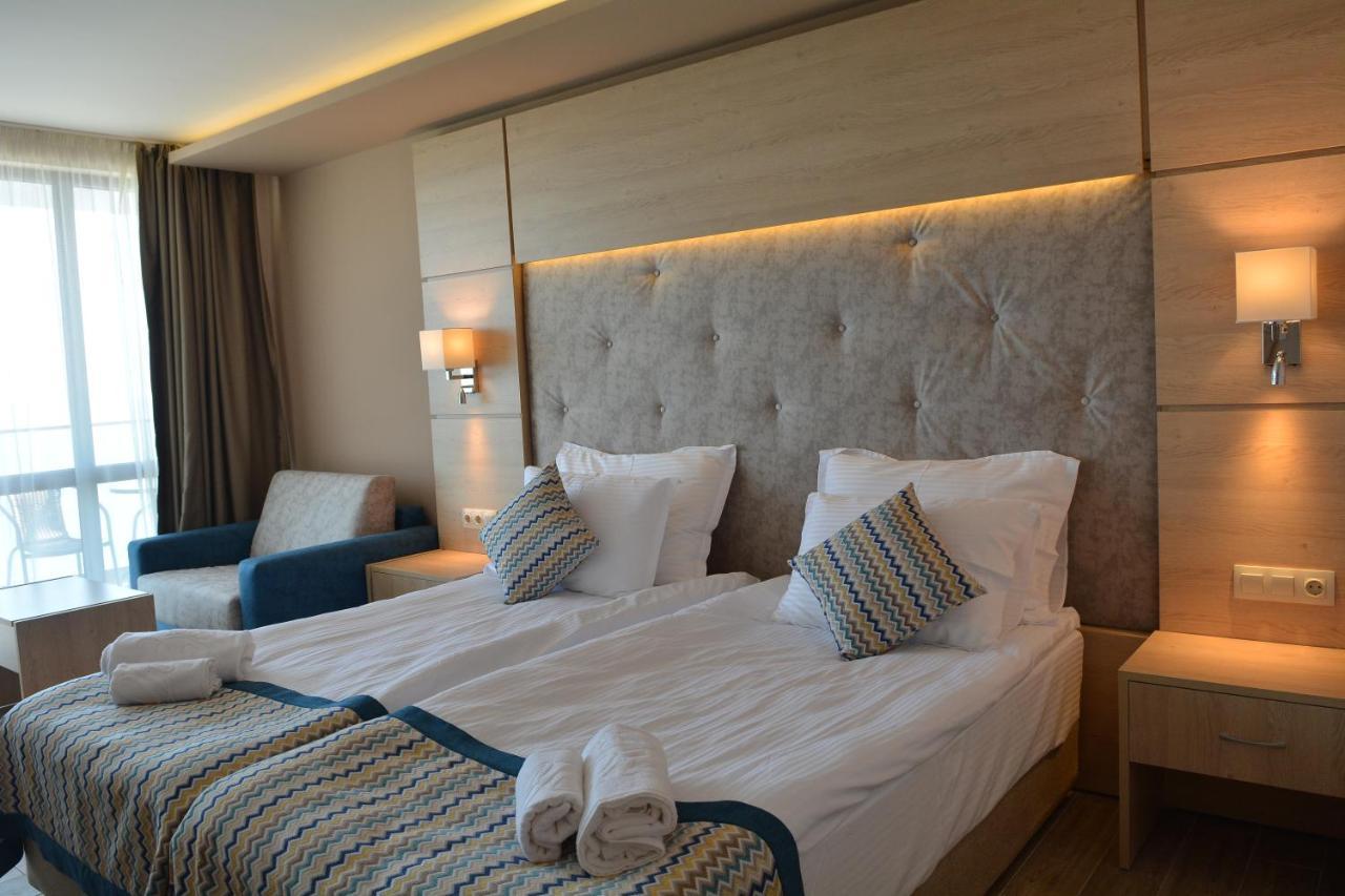 Royal Grand And 4* קברנה